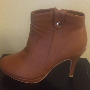 Women shoes size 10